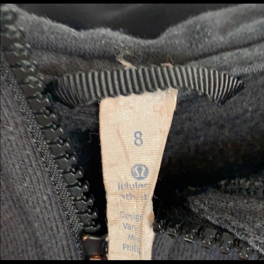 Lululemon jacket in black - Picture 3 of 8